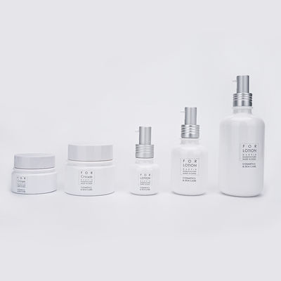 jakość  Multifunctional Cosmetic Plastic Bottles With Pump Matte / Shiny Finish fabryka