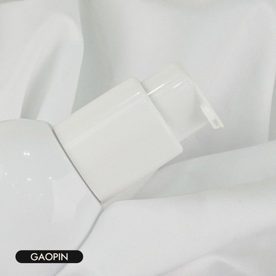 6,087 uncji plastikowych butelek na szampony Aluminiowy rękaw tłoczony na gorąco